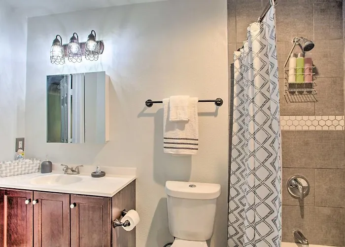 5 Mi To Dtwn: Family-friendly Worth Holiday home *
