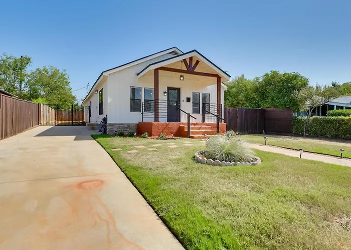 Holiday home 5 Mi To Dtwn: Family-friendly Worth Fort Worth